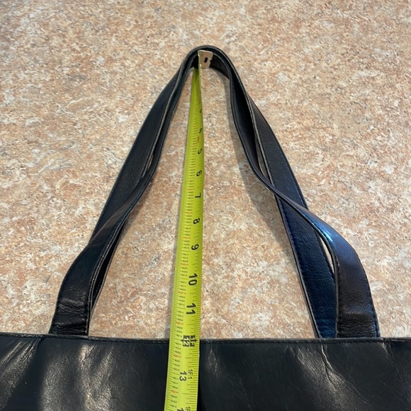 Black leather Wilson’s Leather purse - Picture 12 of 13